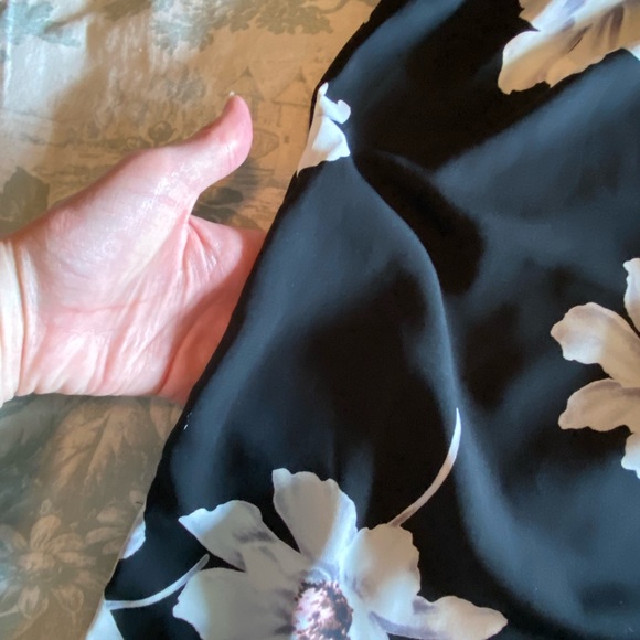 NWOT Floral Off-the-Shoulder Dress - Picture 9 of 11